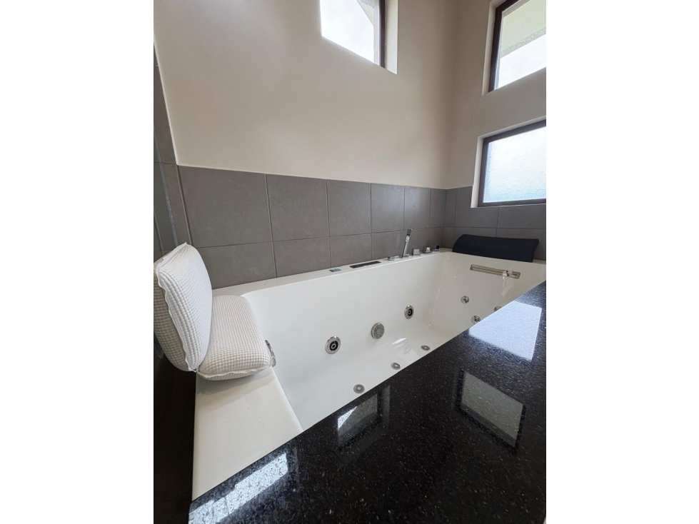 Venta de Casa Amueblada, Cuenca, Sector Nulti, 1008 m2 - 4
