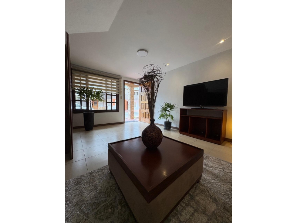 Alquiler de Departamento Amueblado 100m², Sector calle Roma, Cuenca — foto 6