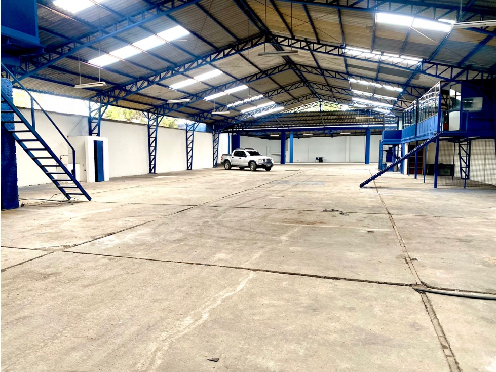 Venta de Nave Industrial, Comercial o Logítica en Cuenca 2510m² - 5