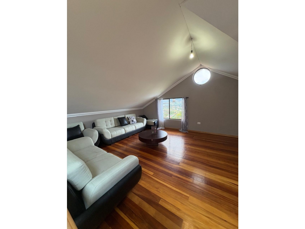 Venta de Casa Amueblada, Cuenca, Sector Nulti, 1008 m2 - 5