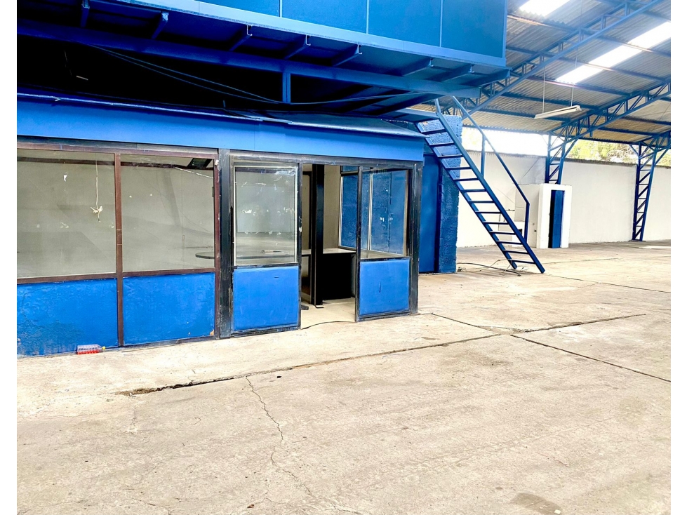 Venta de Nave Industrial, Comercial o Logítica en Cuenca 2510m² - 6