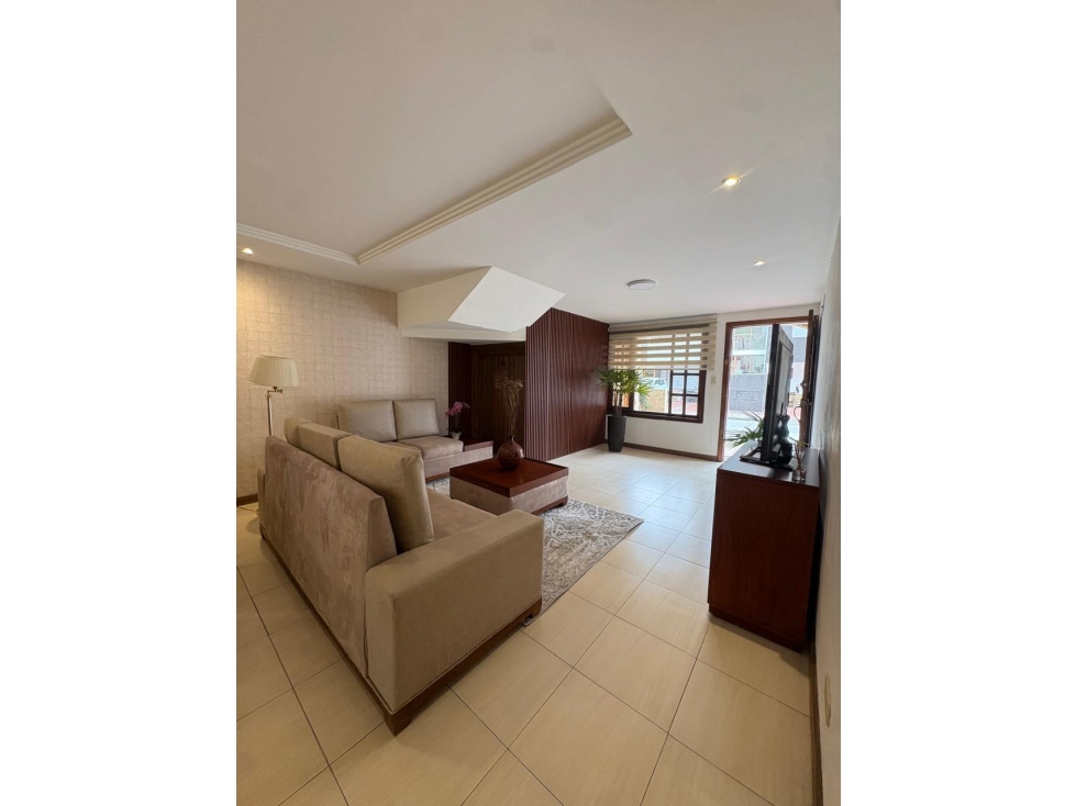 Alquiler de Departamento Amueblado 100m², Sector calle Roma, Cuenca — foto 5