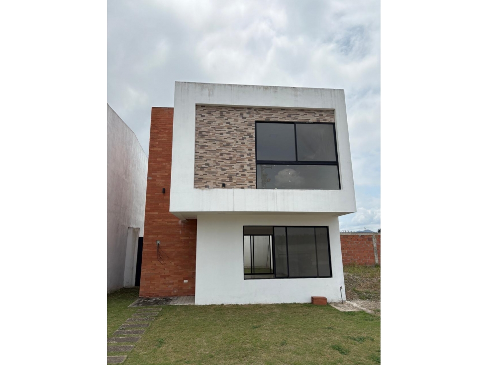 Venta de Casa en Urbanización Villa San Eduardo, Pasaje - 2
