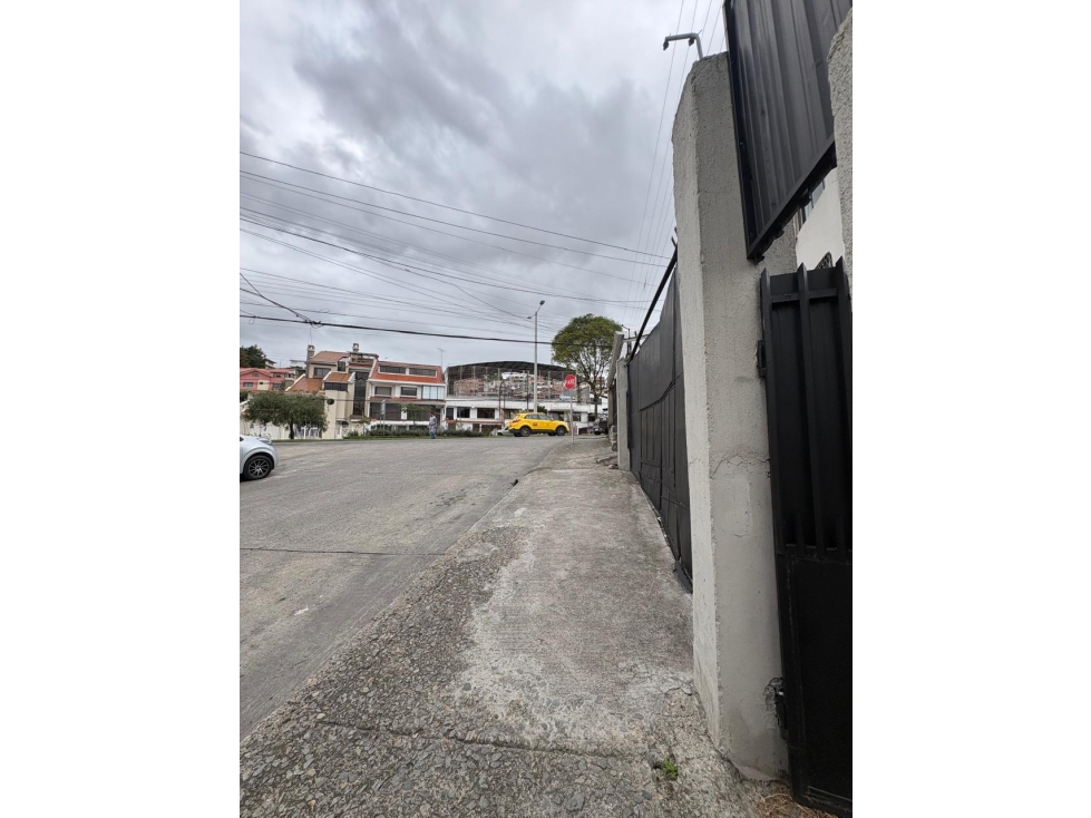 Alquiler de Terreno, Cuenca, Estevez de Toral y Américas, 304m² - 2