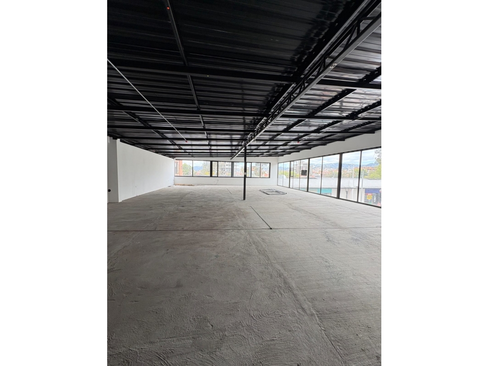 Alquiler Local Comercial, Rio Plaza, Puertas del Sol, Cuenca 310 m2 - 3