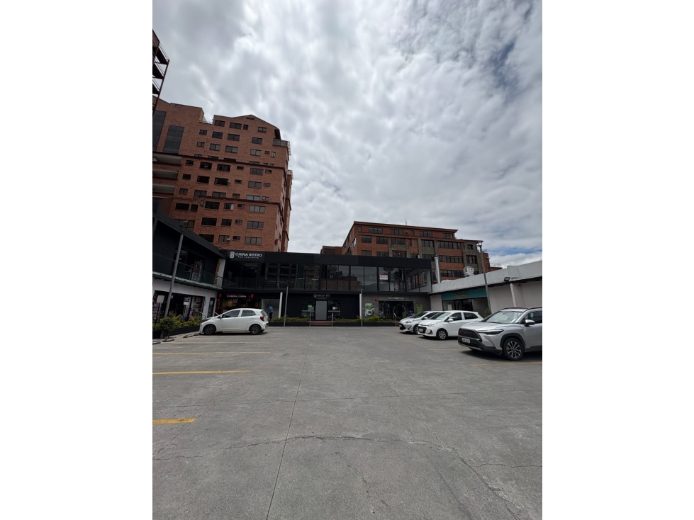 Alquiler Local Comercial, Rio Plaza, Puertas del Sol, Cuenca 310 m2 - 2