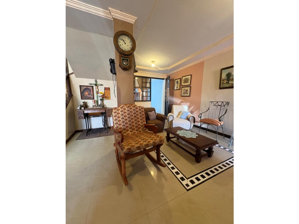 Venta de Casa, Cuenca, Sector Ricaurte, 277 m2 — foto 3