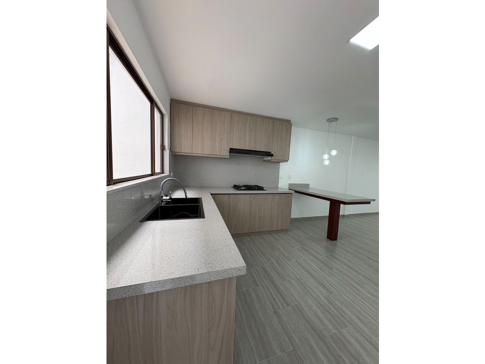 Venta de Casa Nueva, Cuenca, Sector Ciudadela de Arquitectos, 130 m2 - 3
