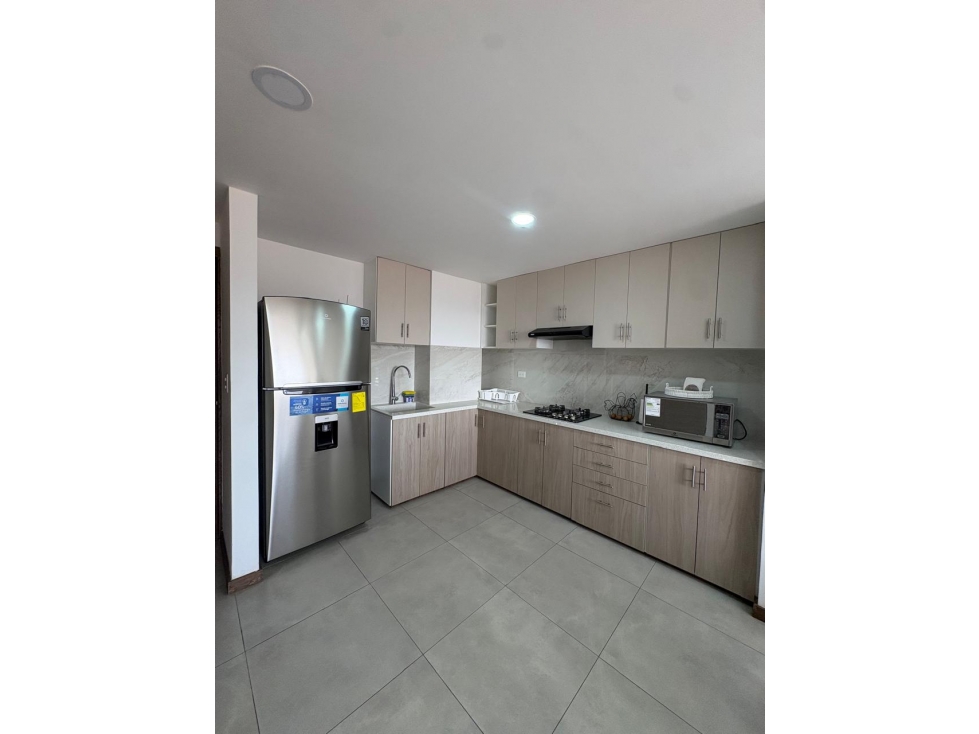 Alquiler Departamento Amueblado, Edificio Fortaleza, Cuenca — foto 3