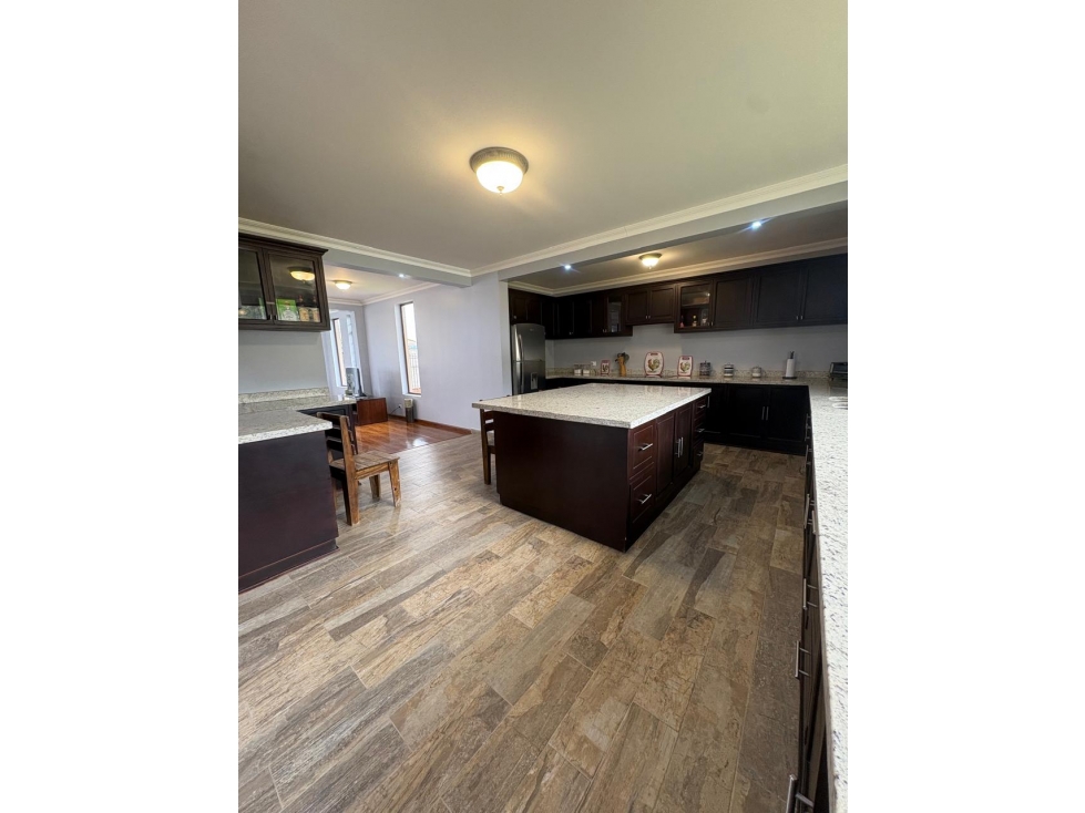 Venta de Casa Amueblada, Cuenca, Sector Nulti, 1008 m2 - 3