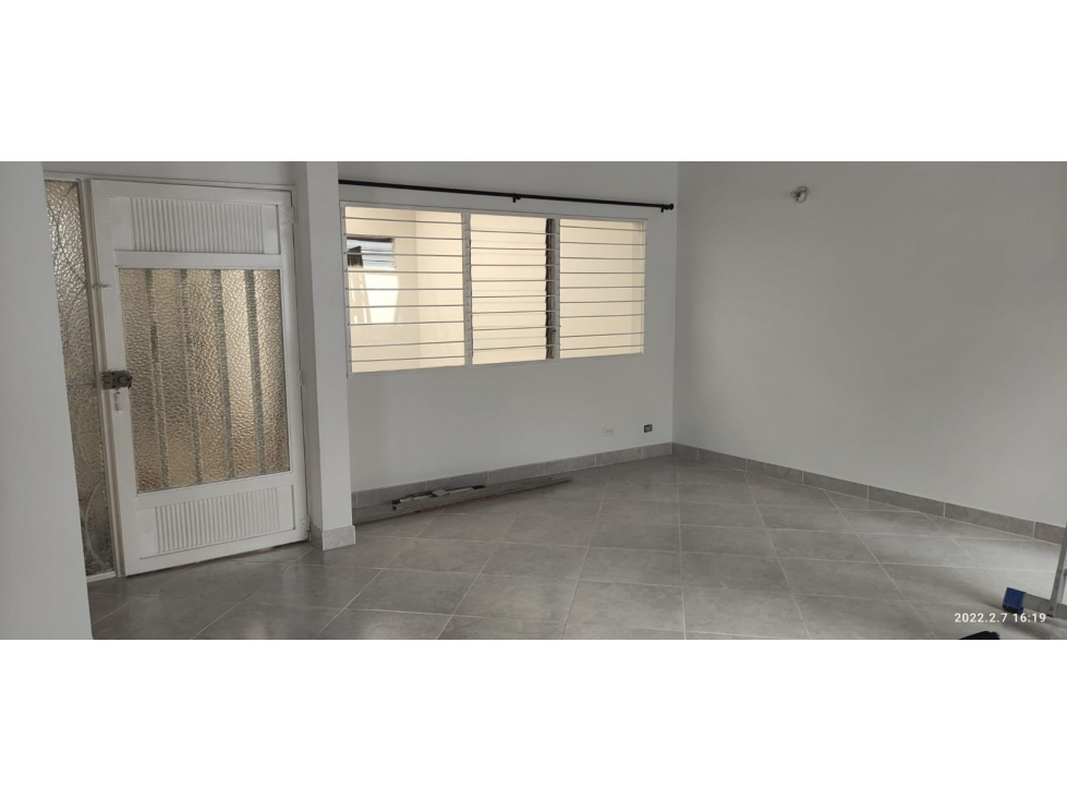 ARRIENDO HERMOSO APTO GRANDE EN CALSANZ
