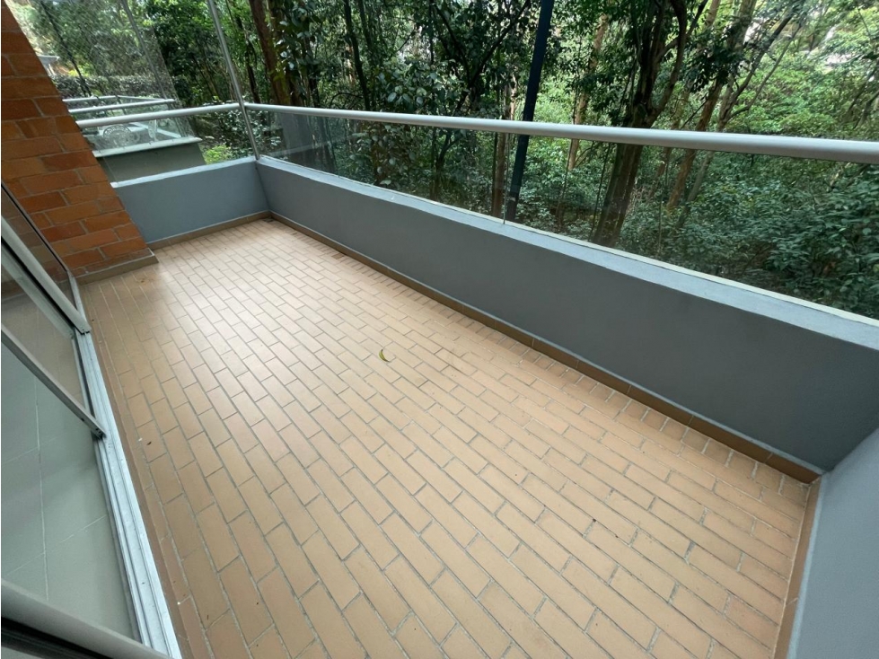 SE ARRIENDA ESPECTACULAR APARTAMENTO EN SURAMERICA — foto 2