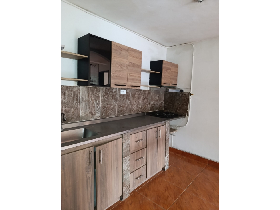 VENDO CASA EN SEGUNDO PISO EN SANTA LUCIA — foto 3