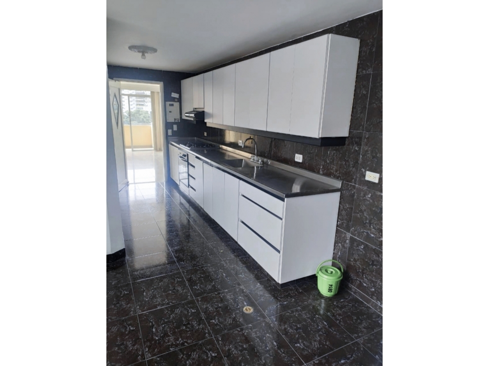 SE ARRIENDA HERMOSO APARTAMENTO EN LAURELES — foto 4