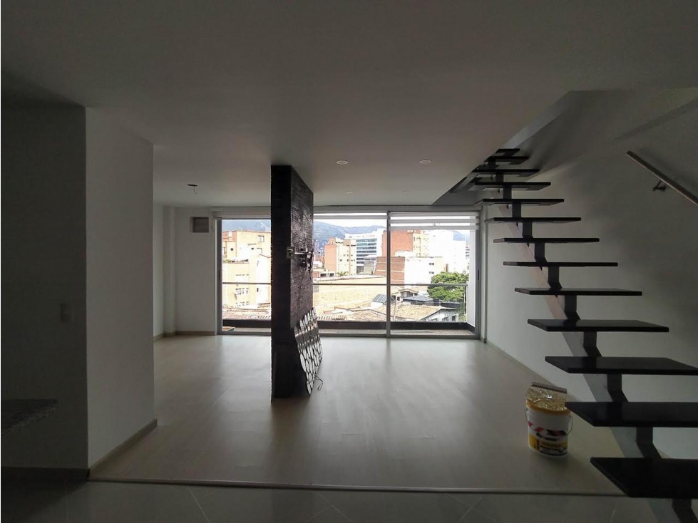 VENDO ESPECTACCULAR APARTAMENTO DUPLEX EN LAURELES
