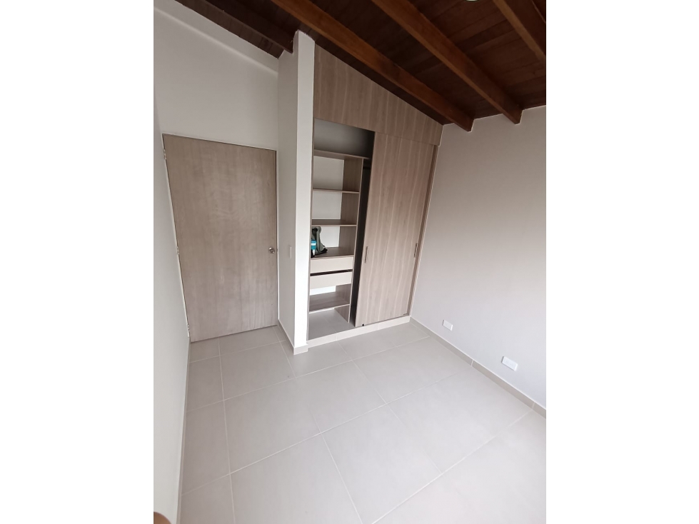 Se vende hermoso apartamento en Laureles — foto 3