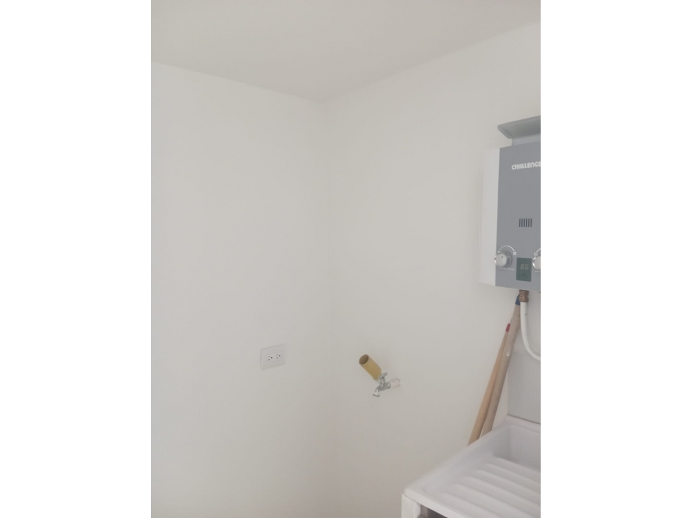 SE VENDE HERMOSO APARTAMENTO EN ROBLEDO PAJARITO — foto 3