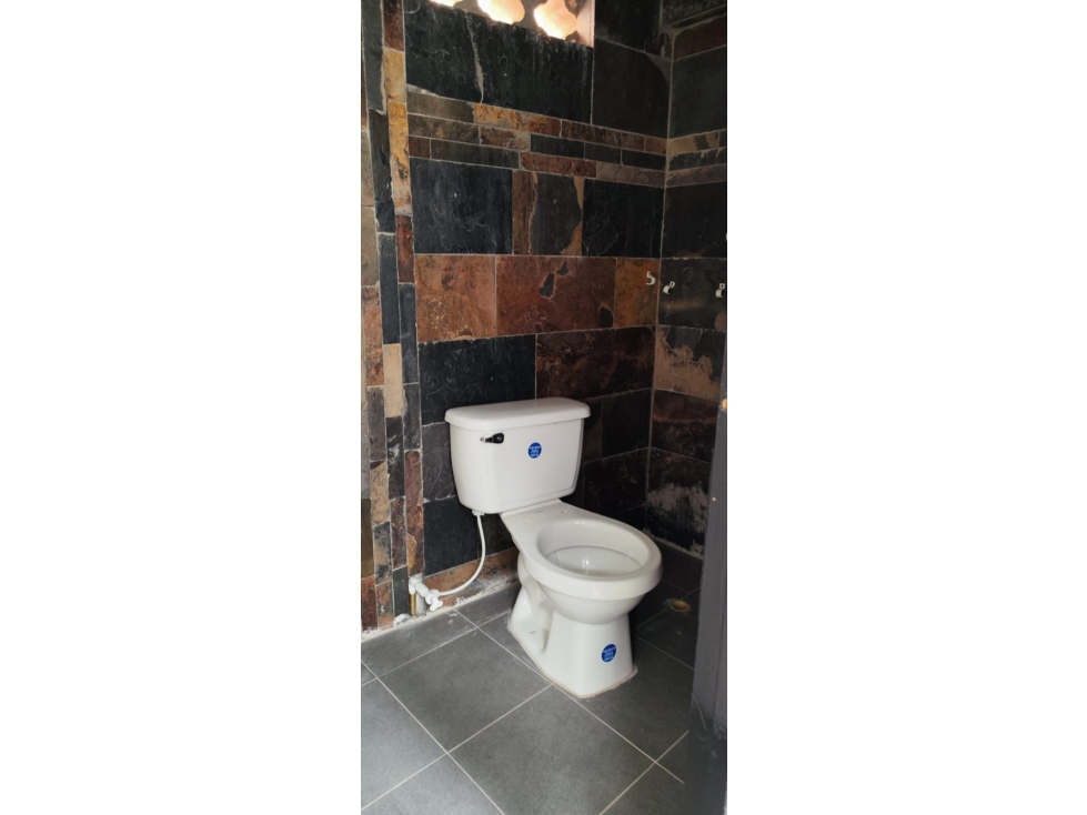 VENDO O ARRIENDO HERMOSA BODEGA ESQUINERA VISIBLE PARA NEGOCIO(S) — foto 6