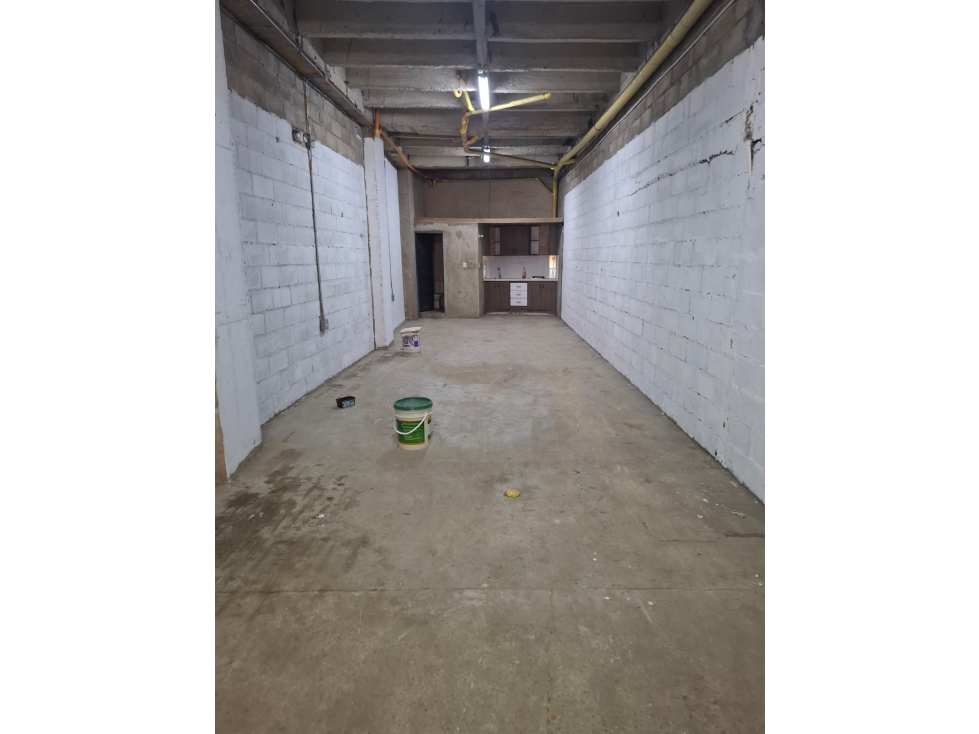 ARRIENDO AMPLIO LOCAL COMERCIAL EN ALTOS DEL PORVENIR BELLO