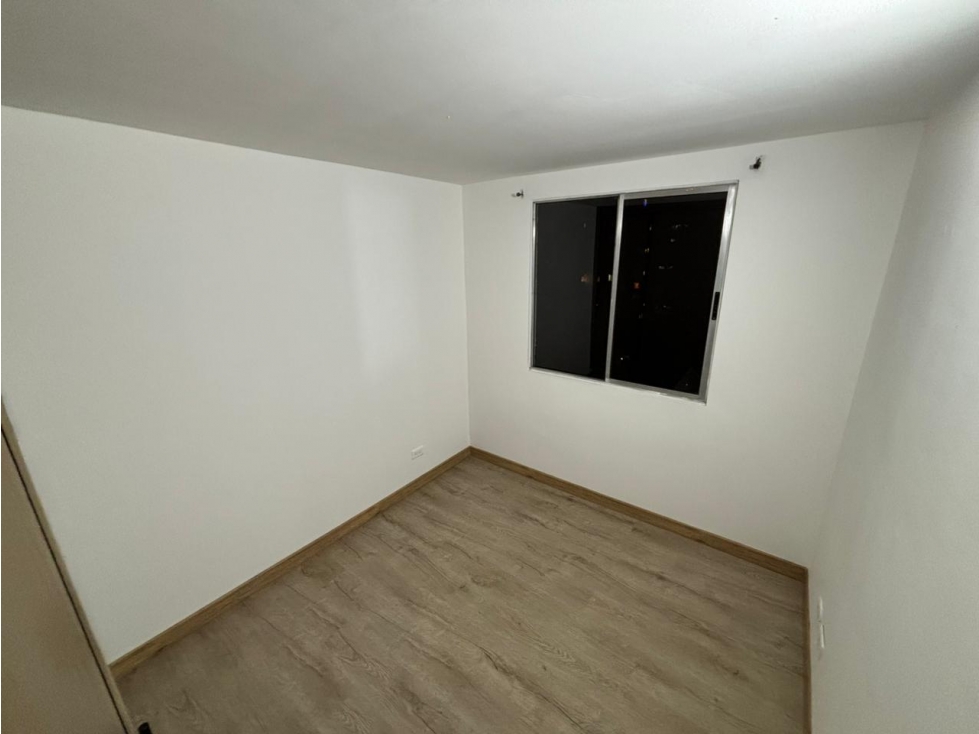 SE ARRIENDA HERMOSO APARTAMENTO EN RODEO ALTO — foto 3