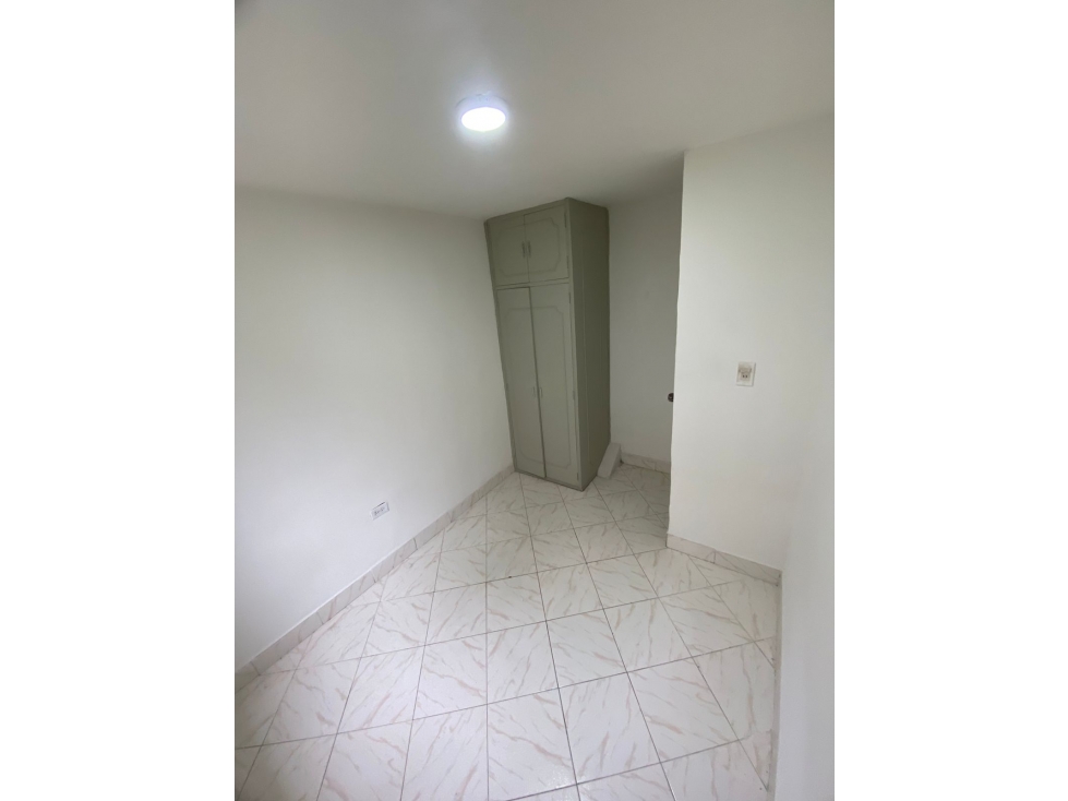 ARRIENDO HERMOSO APTO PEQUEÑO UNIDAD ABIERTA SAN ANTONIO DE PRADO — foto 2