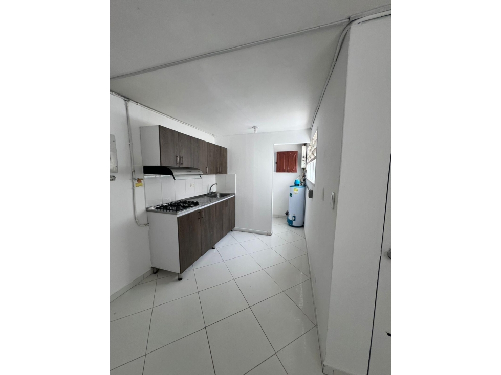 SE VENDE DUPLEX A DOS CUADRAS DEL PARQUE DEL POBLADO
