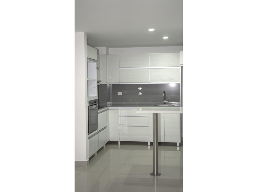 Se arrienda hermoso apartamento en Laureles