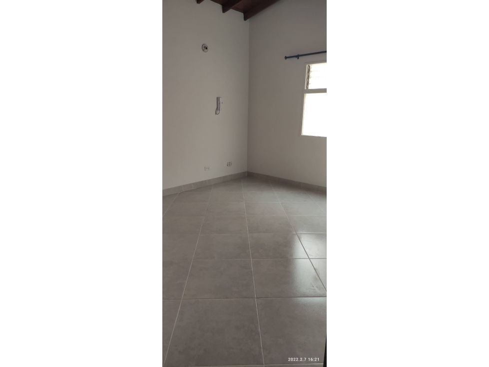 ARRIENDO AMPLIA CASA GRANDE INTERNA CALASANZ PARTE BAJA