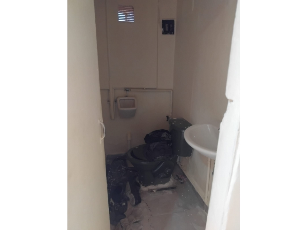 SE ARRIENDA LOCAL COMERCIAL AV 80 CERCA ESTACION FLORESTA — foto 2