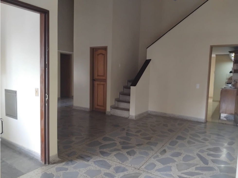 ARRIENDO HERMOSO APTO EN LA CASTELLANA