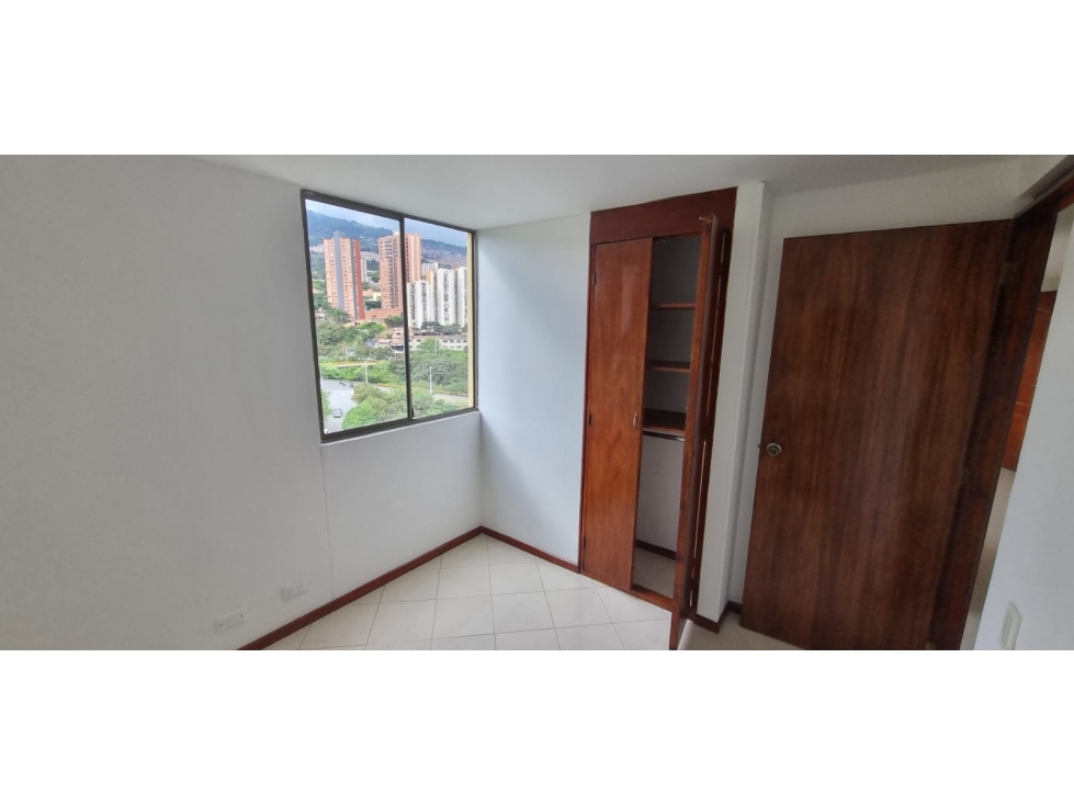 Se arrienda hermoso apartamento en Los Colores — foto 3