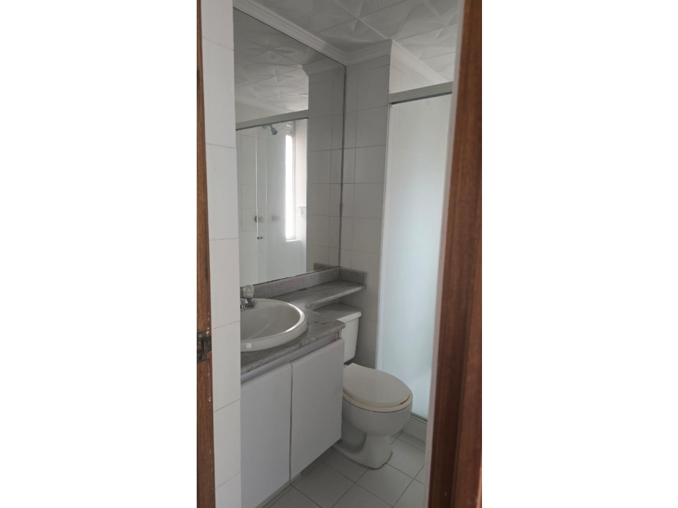 Se arrienda hermoso apartamento en loma de los bernal — foto 3