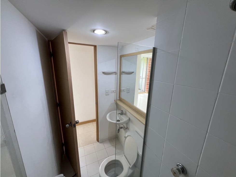 SE VENDE SUPER APTO + PARQ Y CUARTO UTIL EN BELLO CALLEVIEJA — foto 6