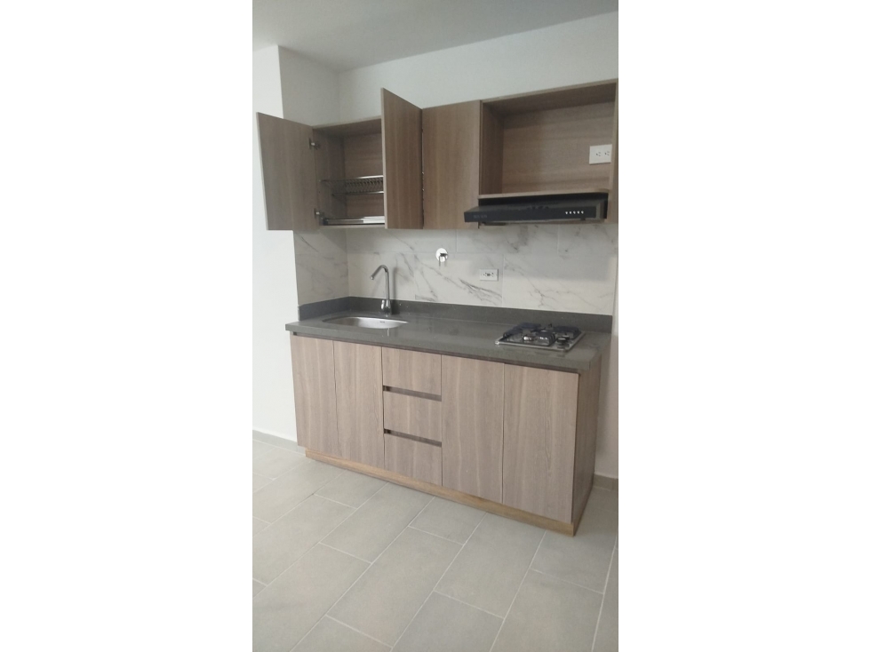 SE ARRIENDA HERMOSO APARTAMENTO CERCA LA 80 PARA ESTRENAR