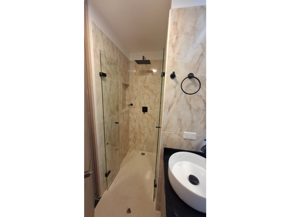 SE ARRIENDA ESPECTACULAR APARTAMENTO EN EL POBLADO — foto 2