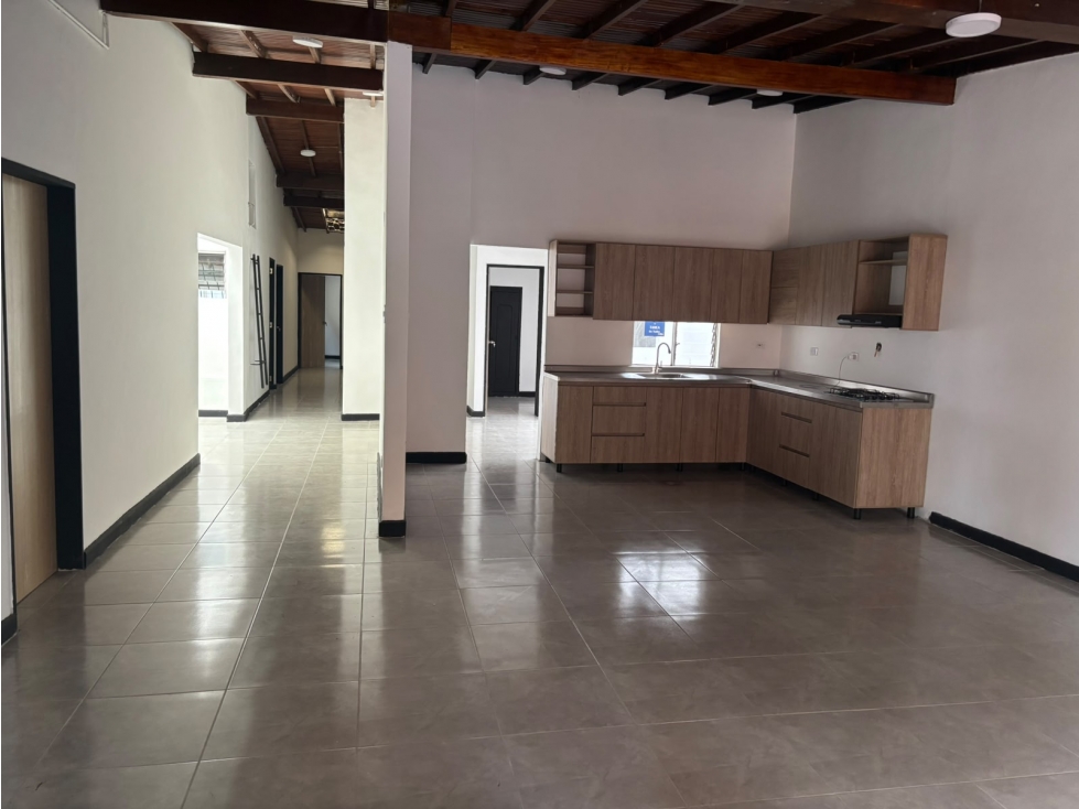 SE ARRIENDA HERMOSA CASA EN AV 80 LA AMERICA