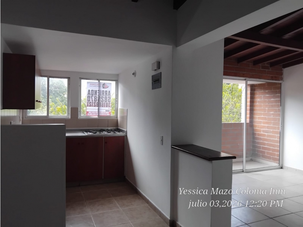 se arrienda apartamento en la avenida bolivariana
