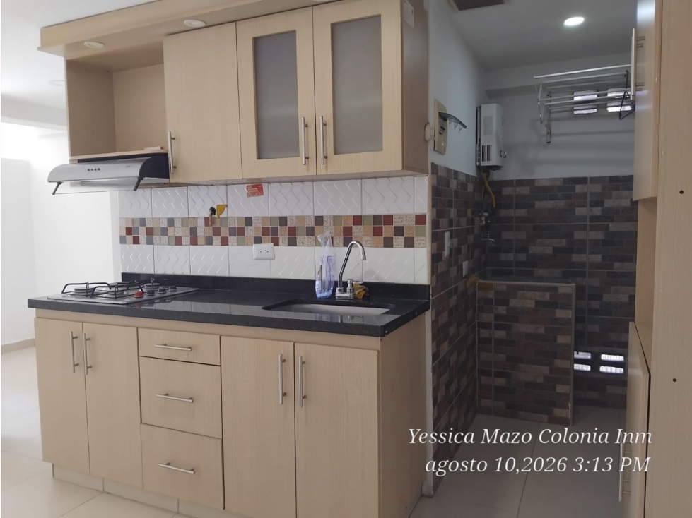 se arrienda apartaestudio en prado centro