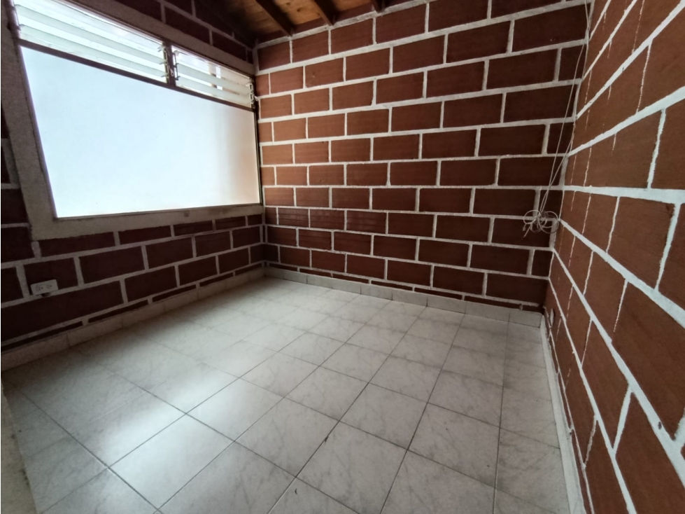HERMOSO APARTAMENTO EN ARRIENDO CAMPO VALDÉS — foto 2