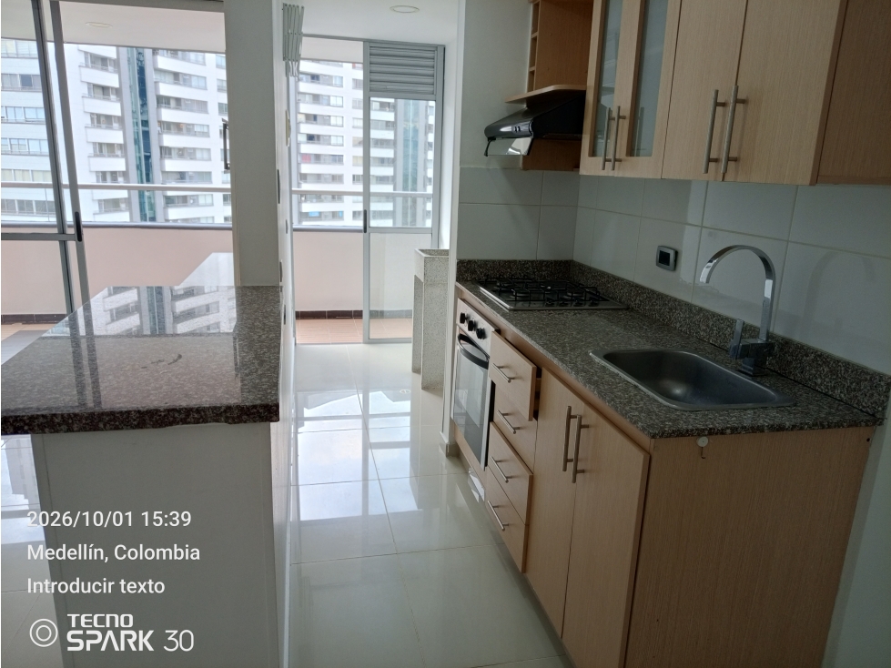 Se arrienda apartamento en loma del indio
