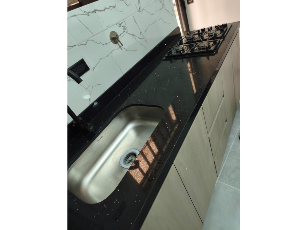¡HERMOSO APARTAESTUDIO PARA ESTRENAR EN ARRIENDO, CERCA DE LAURELES! — foto 5