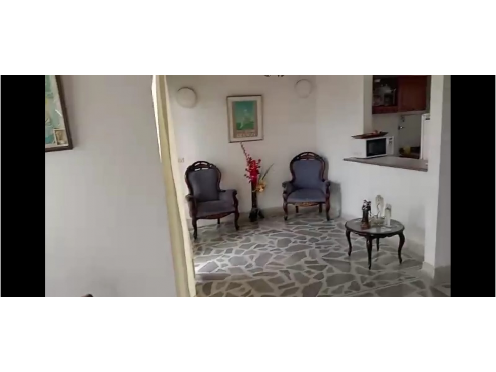 VENDO HEROMOSA CASA EN LA AMERICA