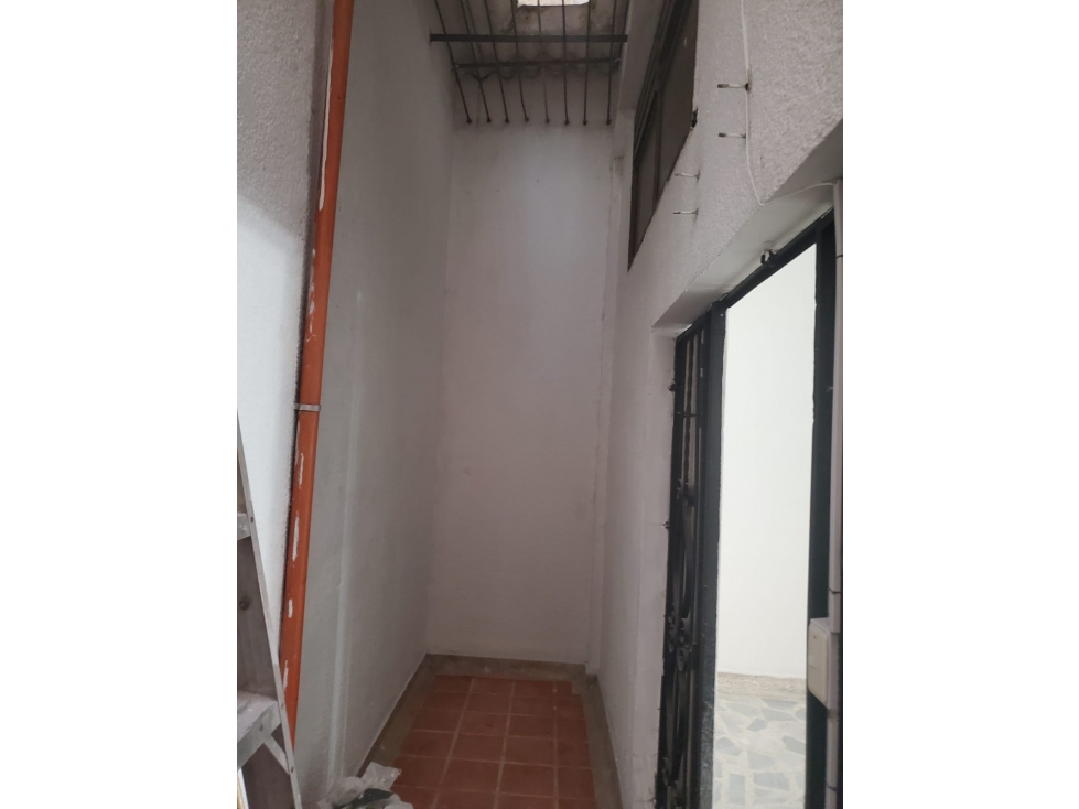 ARRIENDO HERMOSO LOCAL EN EXCELENTE UBICACIÓN COMERCIAL - 6