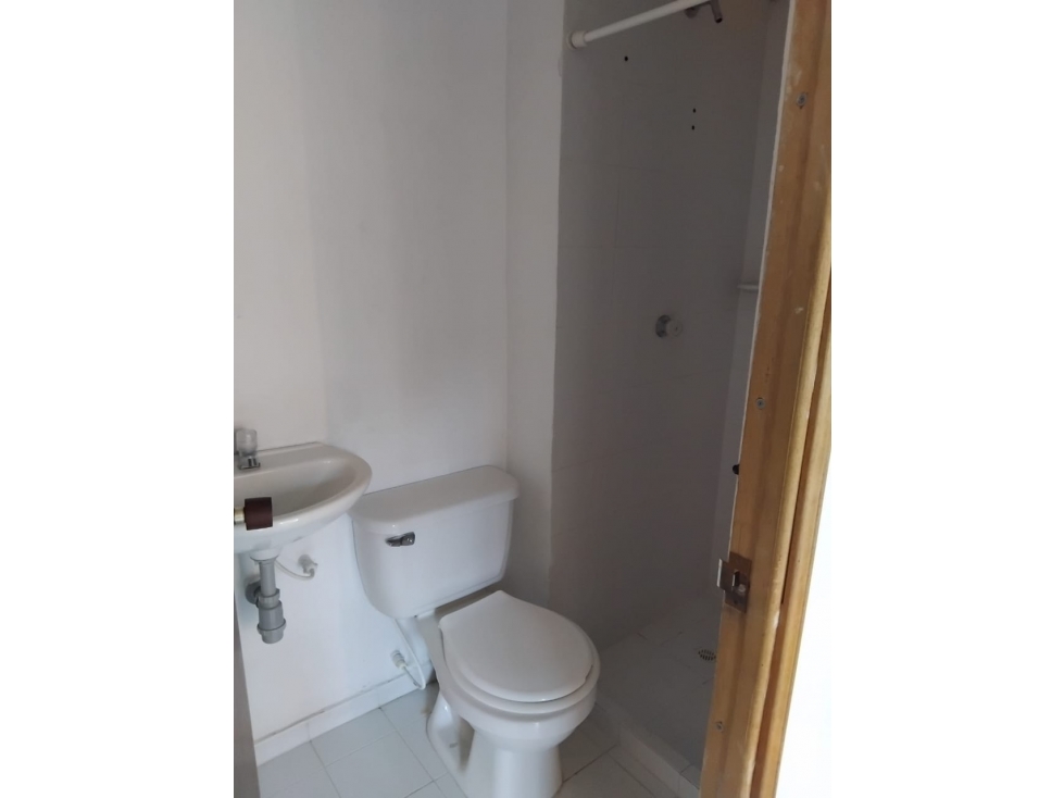 SE VENDE HERMOSO APARTAMENTO EN ROBLEDO PAJARITO — foto 3
