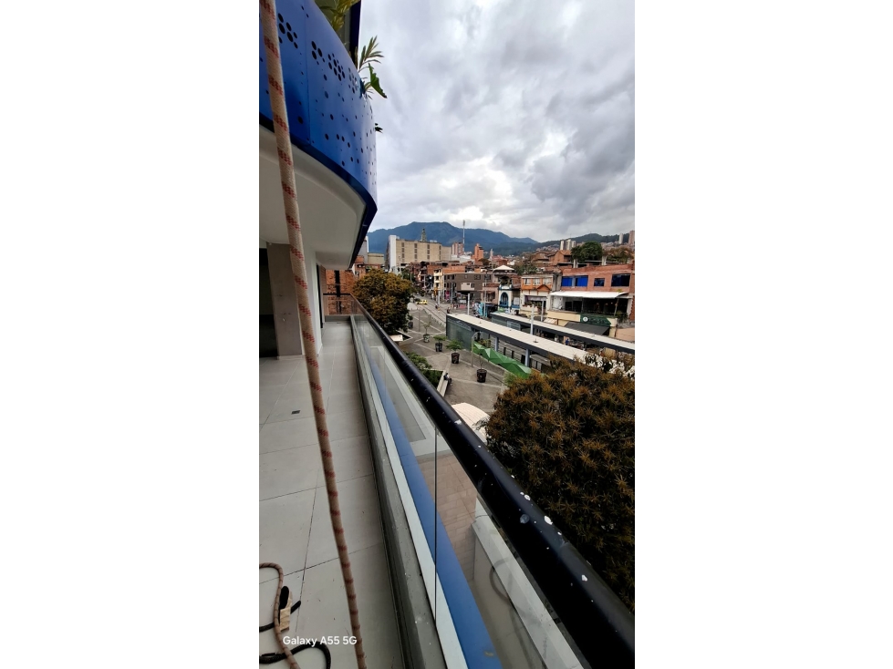 ARRIENDO Y VENTA DE ESPECTACULAR APARTAMENTO EN EL CENTRO DE MEDELLIN — foto 2