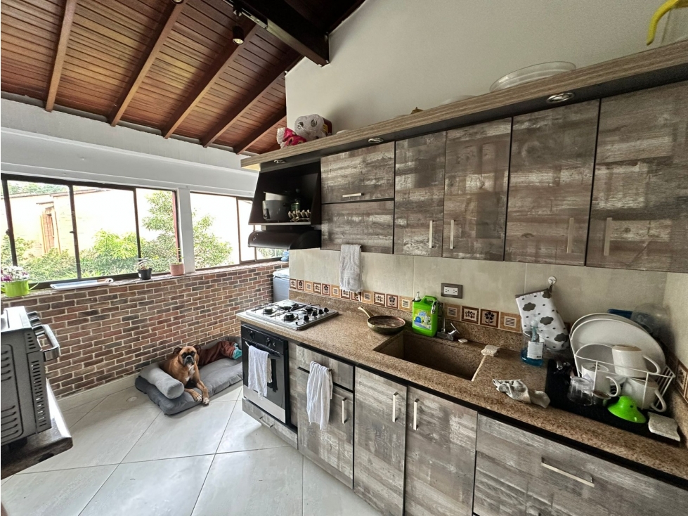 SE VENDE HERMOSO APARTAMENTO EN CARLOS E RESTREPO