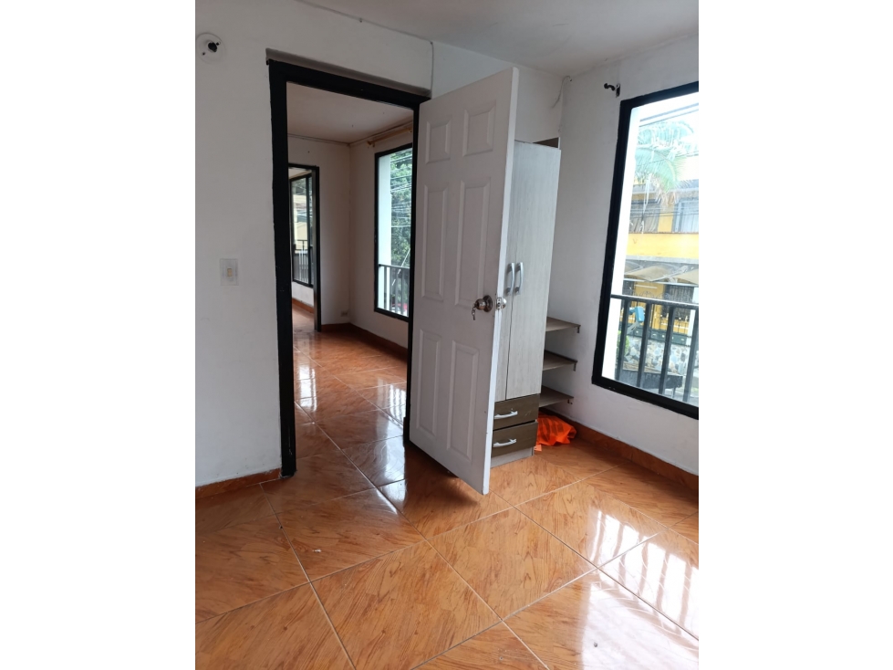 VENDO CASA EN SEGUNDO PISO EN SANTA LUCIA — foto 6