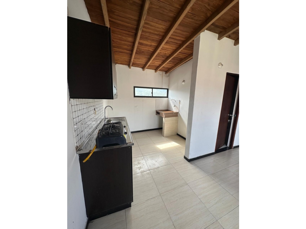 VENDO HERMOSO APARTAMENTO EN CALDAS 6 PISO SIN ASCENSOR