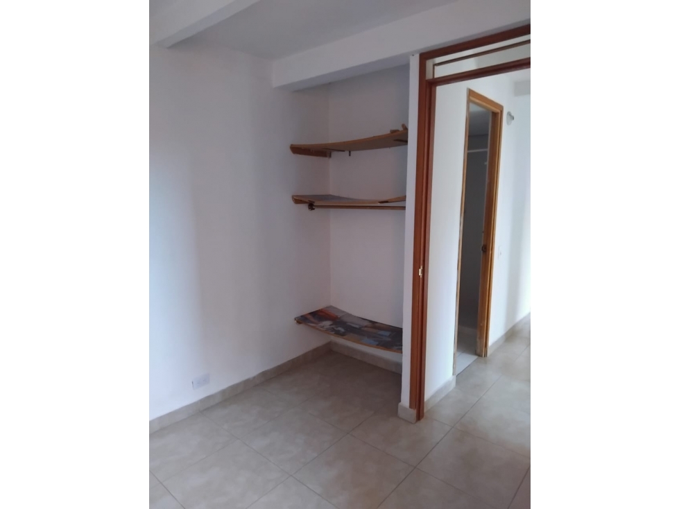 SE VENDE HERMOSO APARTAMENTO EN ROBLEDO PAJARITO — foto 4