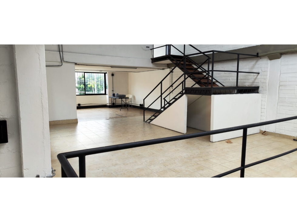 VENDO O ARRIENDO HERMOSA BODEGA ESQUINERA VISIBLE PARA NEGOCIO(S) — foto 4